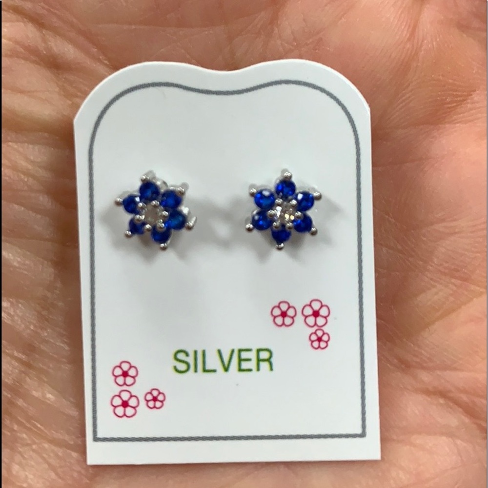 14k Gold Plated Blue Flower Baby Girls Earrings!. - Picture 7 of 8
